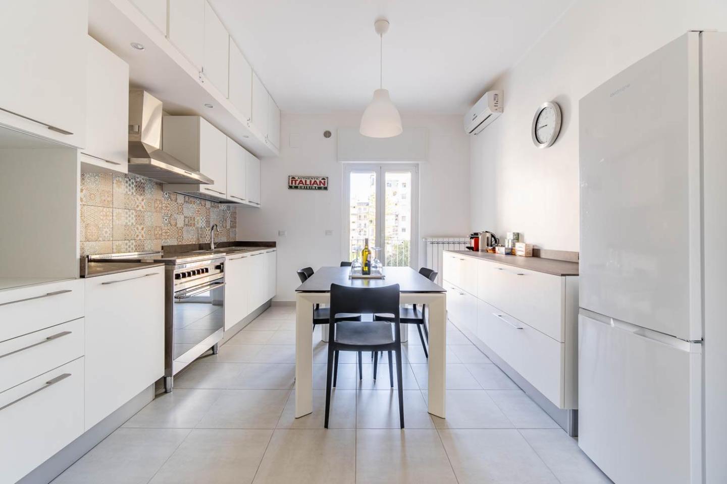 Dimora Manzoni - Bari Center Appartement Buitenkant foto