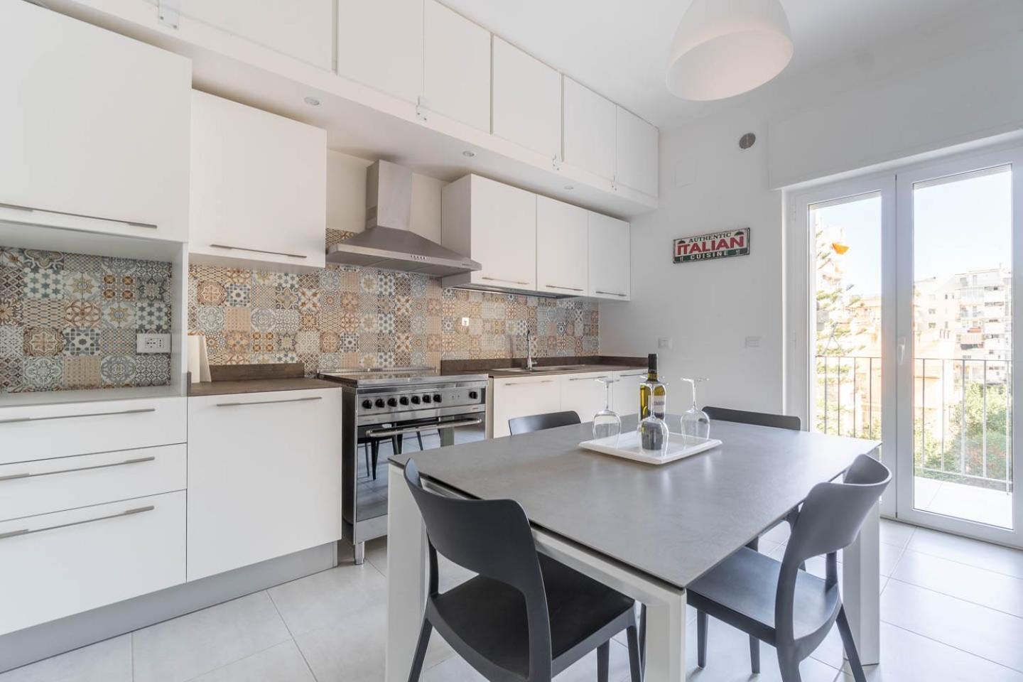 Dimora Manzoni - Bari Center Appartement Buitenkant foto