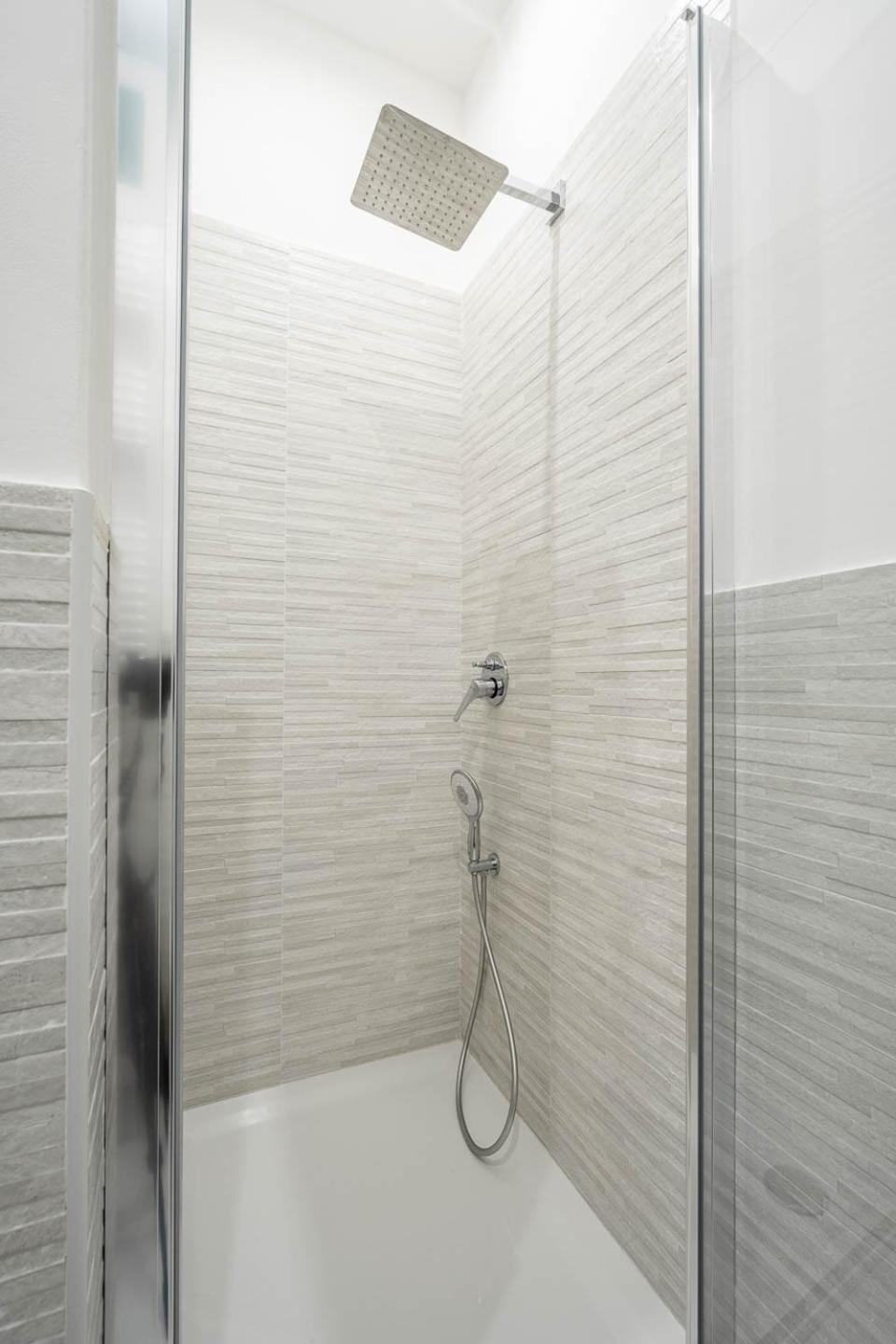 Dimora Manzoni - Bari Center Appartement Buitenkant foto